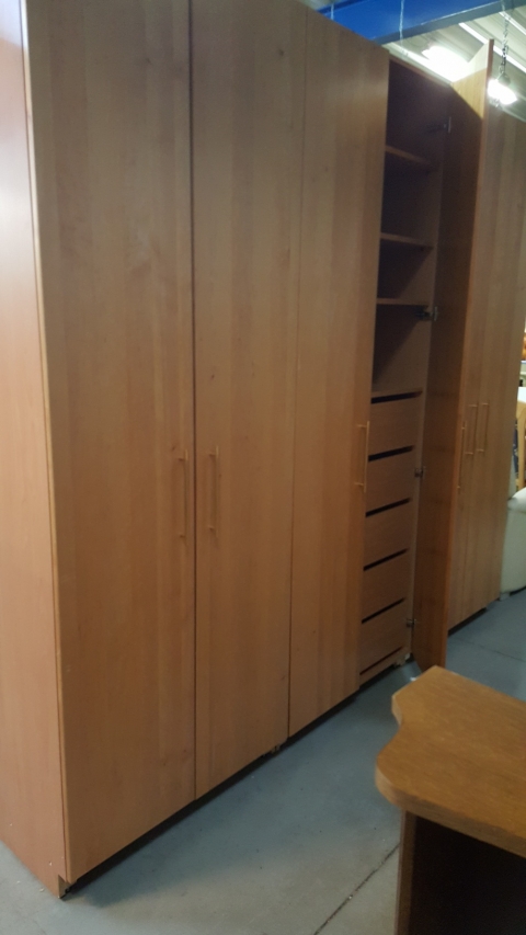 Kasten, Holzkasten, braun, Gewandkasten, 