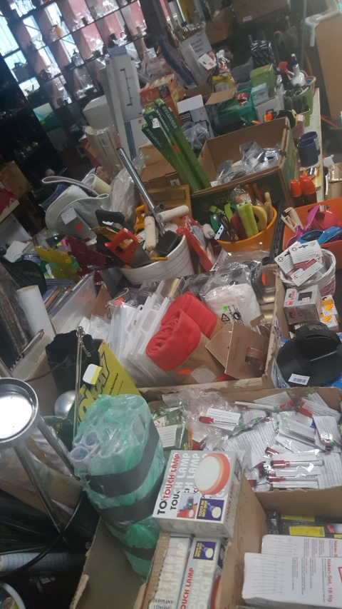 Touchlampe, Plakatschreiber, Malerrolle, Malerartikel, Säge, Fuchsschwanz, 